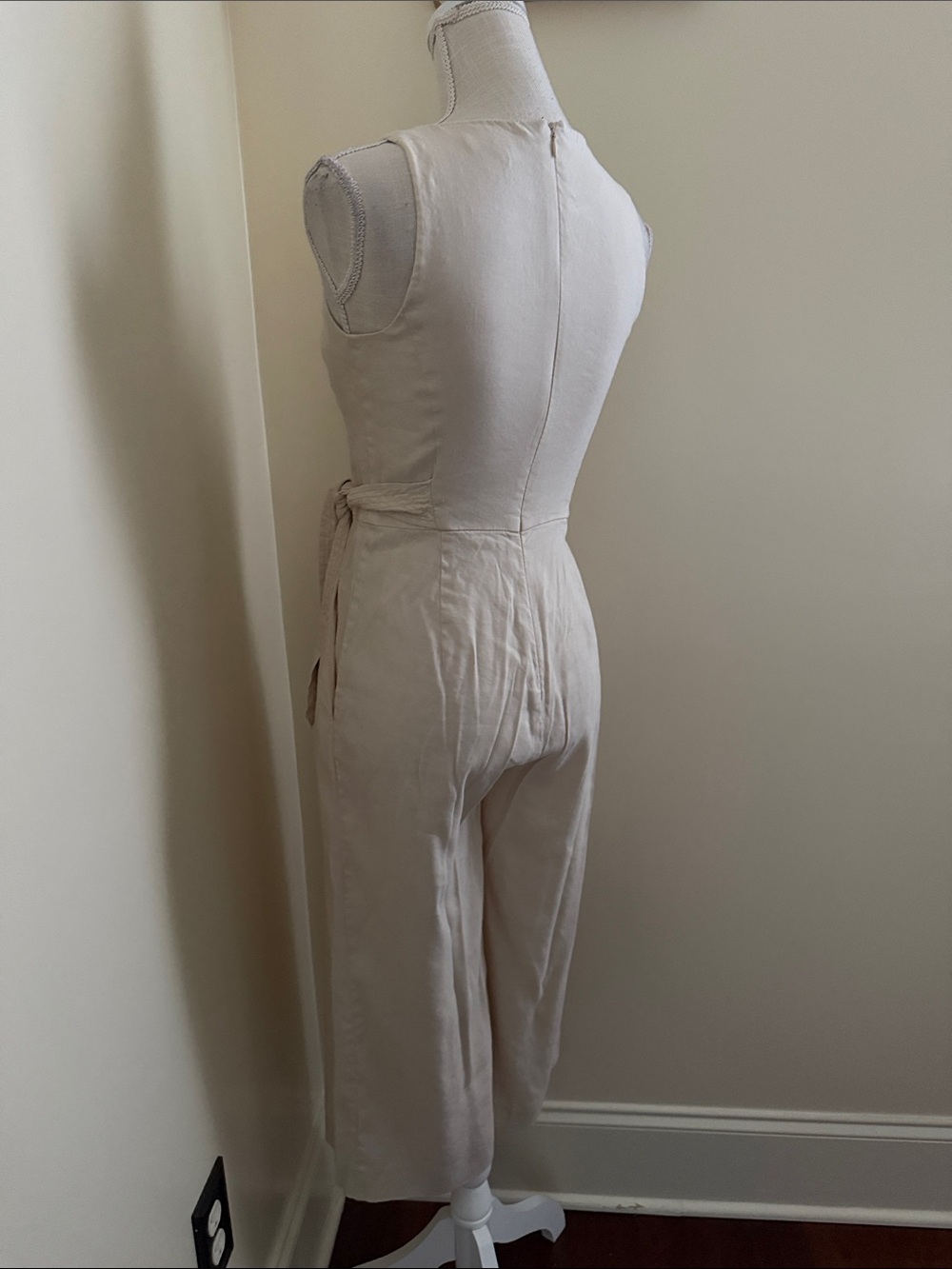 ANTONIO MELANI Sleeveless Cream Tie-Waist Linen Jumpsuit - Picture 9 of 12